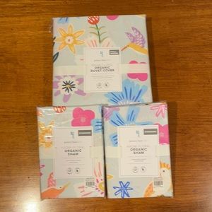 PB Kids Duvet (full/queen) and matching shams (2)
